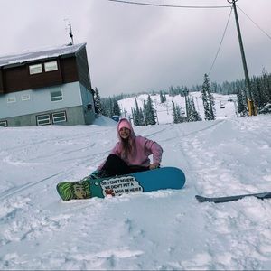 Meet your Posher, Alexis